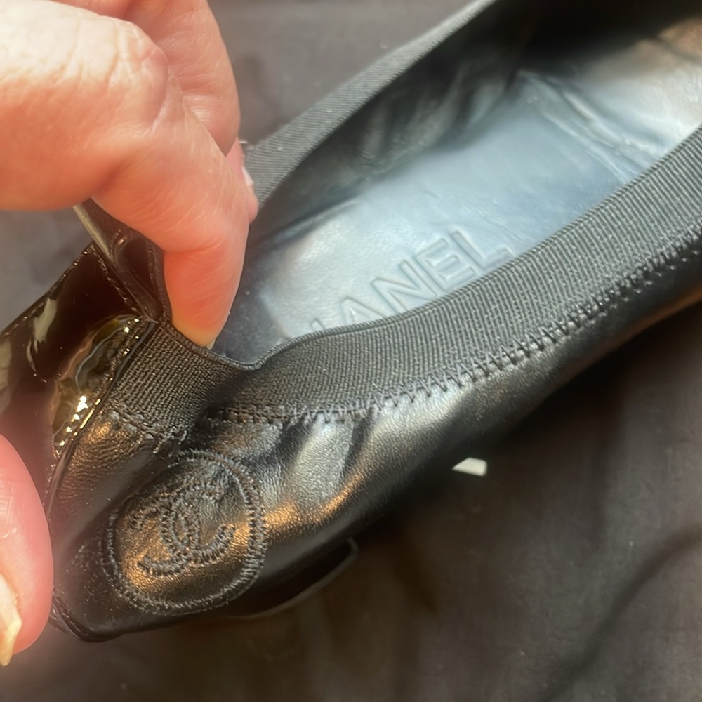 Chanel Size 38 1/2 Black Leather with Vinyl Tips Almost New Maybe Worn once - Picture 8 of 15